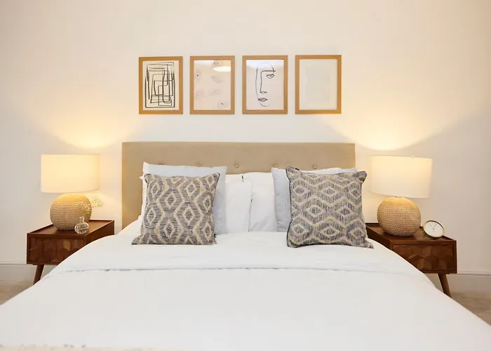 The South Wimbledon Place - Adorable 2Bdr Flat With Balcony